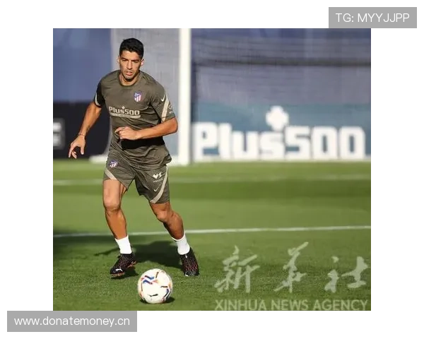 苏亚雷斯居然在酒店点了三份龙虾，隔壁桌都懵了这是来踢球还是开饭店啊？