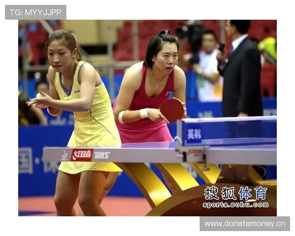 李梓嘉练球间隙居然抱着金链子甩，感觉他家DNA都是贵族范儿…