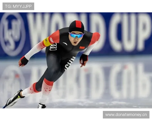 高亭宇朋友圈一顿就是几万，训练后竟被队友揪着去路边摊